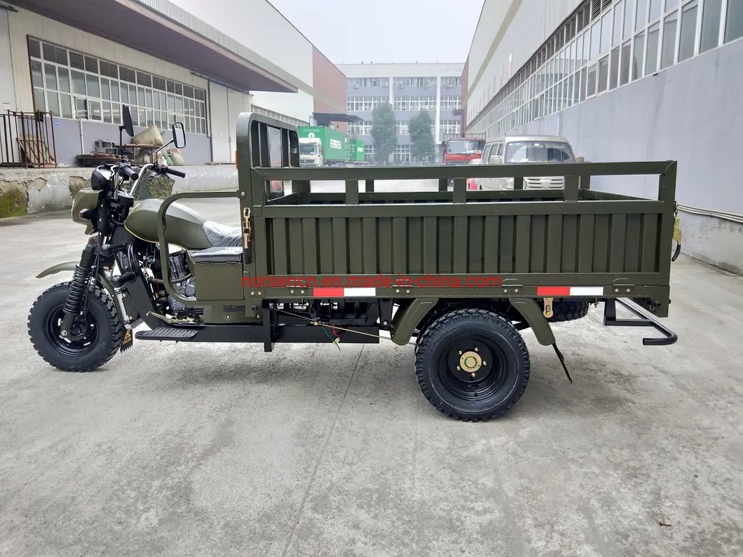 Three Wheel Gasoline Motor/Motorcycle Tricycle with Cargo Box Senegal 200cc 42